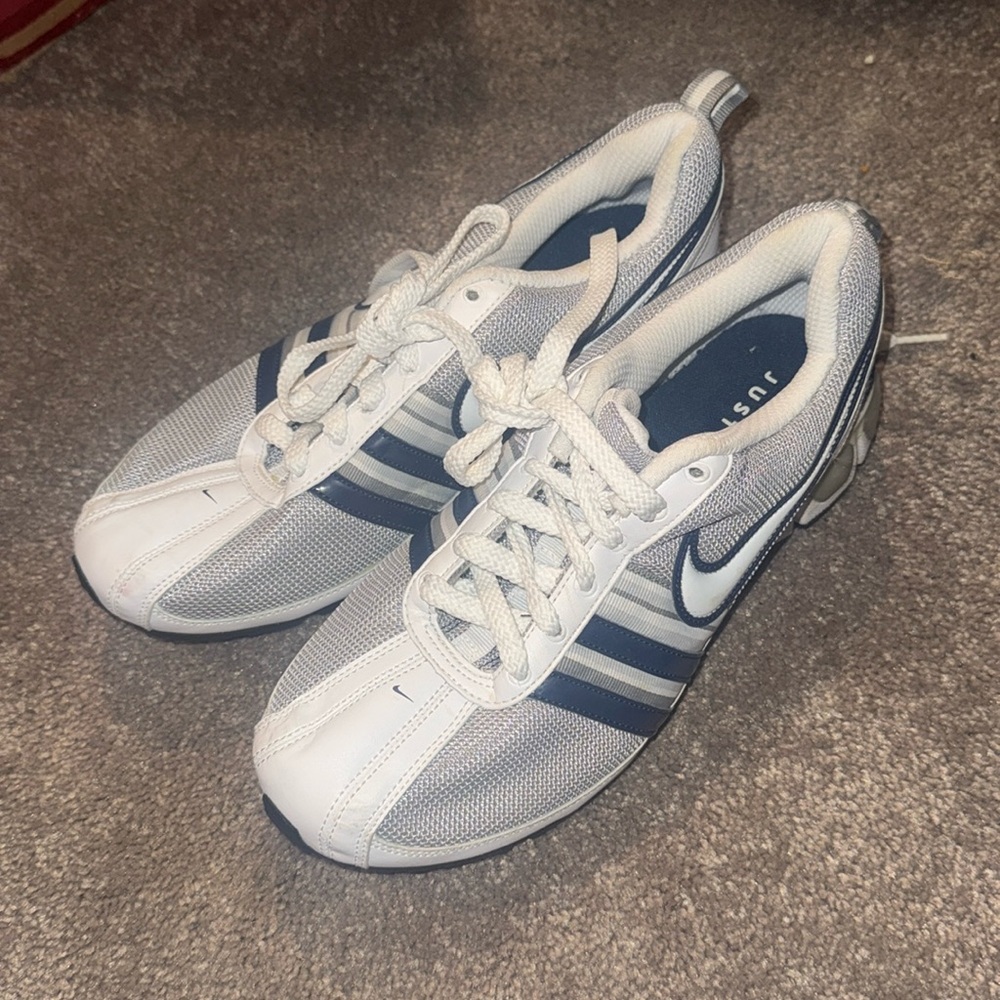 Nike White Navy Mesh Running Shoes Lightweight Athletic Sneakers SIZE 7.5